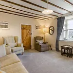 3 Bed In Row Oc-h34097