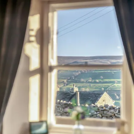 3 Bed In Row Oc-h34097 *