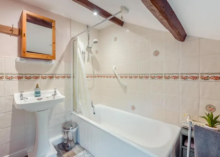 3 Bed In Row Oc-h34097